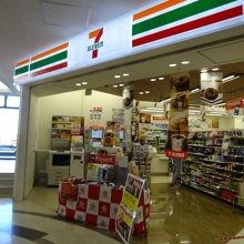 成田空港第2ターミナルのセブンイレブン