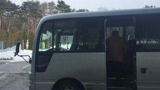 無料の観光客向けバス