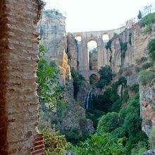 アラブ門越しに眺めるタホ峡谷