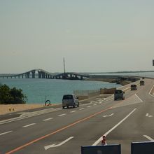 伊良部島から見た伊良部大橋