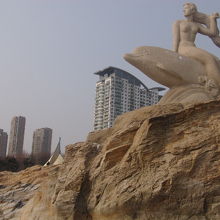 怪しげなオブジェも随所に見られます