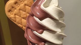 うめだ阪急 バレンタイン博覧会へ出品中のソフトクリーム ? ♪