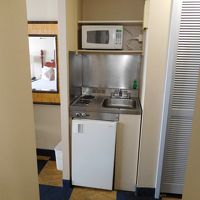 ミニキッチンがあるのは、滞在生活に何かと便利。