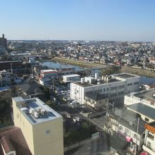 ７階から市街地を望む
