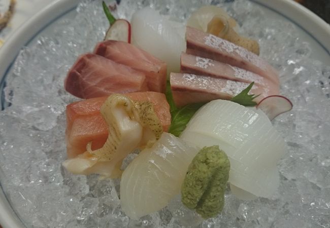 北陸のうまい酒と肴を楽しめます。