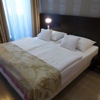 シングルベッドを2つくっつけて、ツインにした仕様。