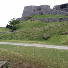 ここまでも少し上ってくる必要あります。