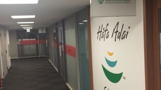 パンフレットや現地情報誌