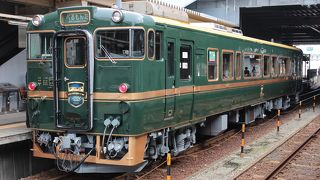 城端線と氷見線の観光列車