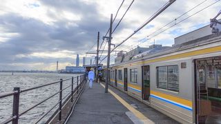 写真スポットで有名だけれど、電車の本数は少ない