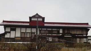 冬はクローズしていたが、外観は見られる！