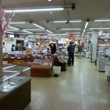 「美濃関　物産館」の店内です。