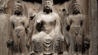 美しい仏像を見ることができます