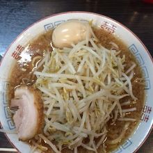 ラーメン（小）、野菜２倍、玉子入り