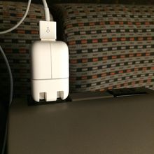 充電コンセントは手すりに有ります