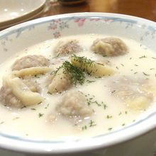 ペリメニはロシア風水餃子です。中のひき肉はラム肉かも。