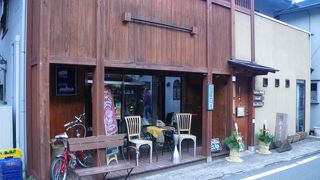 温泉街にあるおしゃれカフェ