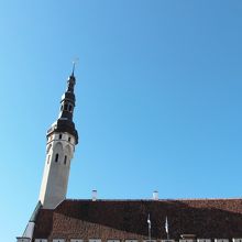 塔の高さは６５ｍあります。