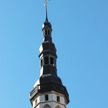 よく見るとしっかり旗を持っている風見鶏トーマスおじいさん。