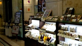 丸ビルの千疋屋