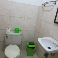 シャワー真横のトイレ