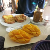 フレンチトーストやマンゴーを注文できる時もあった（無料？）