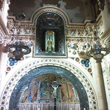 黒いマリア像を裏の礼拝堂から拝見