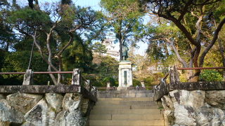 100円札にも登場しています！