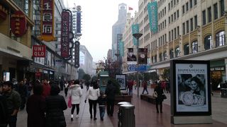 広い歩行者天国