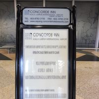 １階のGate No.3のところにあるシャトルバスの看板