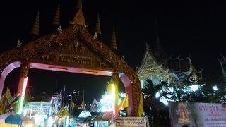 いつも縁日のような賑やかさ。