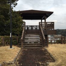 長田小公園、小さな展望台。