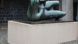 印象派の絵が揃っています。棟方志功の版画も。