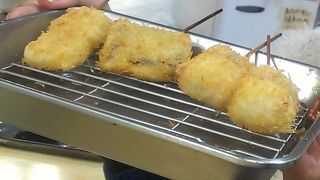 １階立ち飲み、２階カウンター