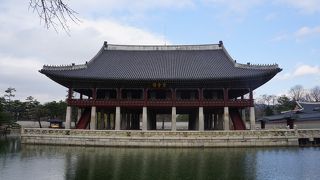 真価は中に入って