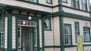 内部も興味深い