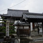 国宝十一面観音像があるのは飛び地境内の渡岸寺観音堂