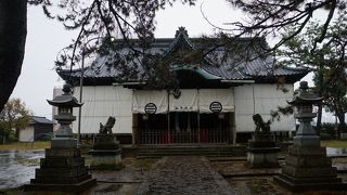 実質的に間部家の初代、間部詮房を祀る神社