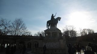 聖イシュトヴァーンの騎馬像