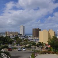 バルコニーからの眺め。一応パーシャルオーシャンビュー。