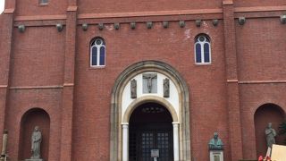 過去にとヨハネパウロ２世がここでミサを行いました