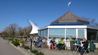 テラスでビールを飲もう