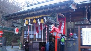 石段街の頂上にある温泉と縁結びのパワースポット