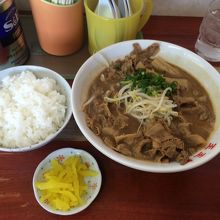 肉入り（小）とごはん