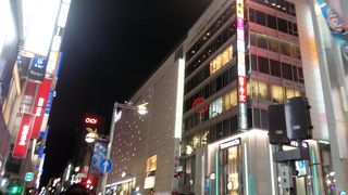 外観は夜の方がきれい