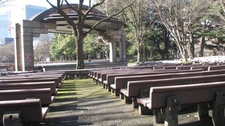 小音楽堂は入場料無料のコンサートでしか利用できません