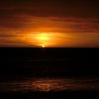 ホテルの前のビーチからのサンセット