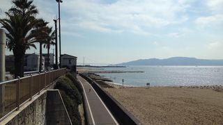 住宅街のすぐそばが海岸