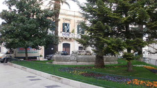 ドゥカーレ宮殿前