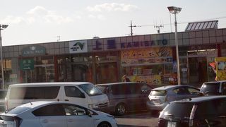 バスツアーの休憩場所となっています